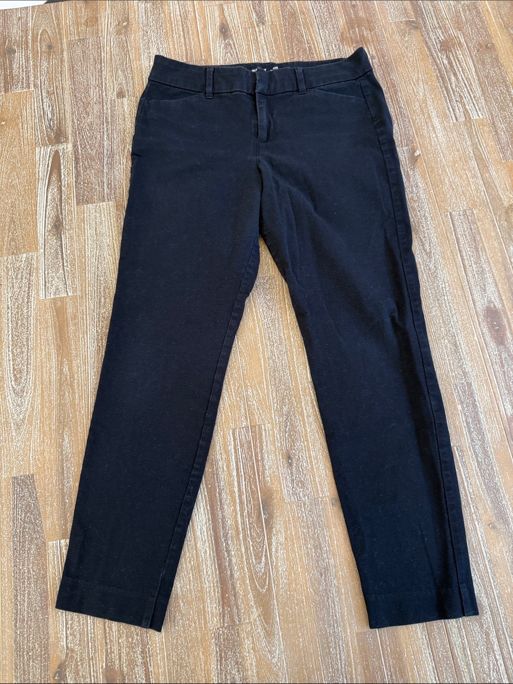 Old Navy Black Pixie Straight-Leg Women's Chinos